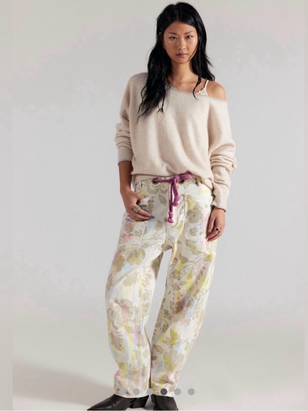 Free People We The Free Moxie Ivory Floral Flocked Velvet Barrel Jeans 27